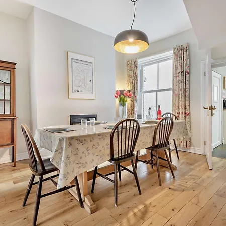 Дом отдыха 3 Bed In Oc-sz545