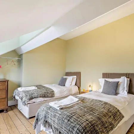 Дом отдыха 3 Bed In Oc-sz545 *